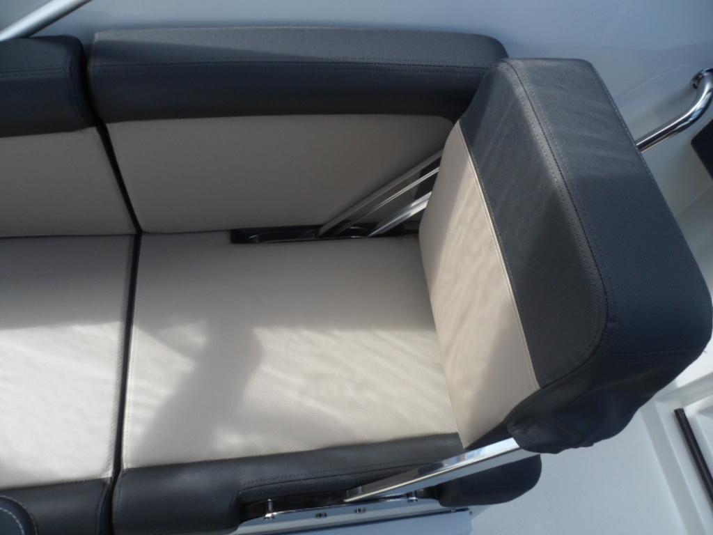 Parker 630 Day Cruiser