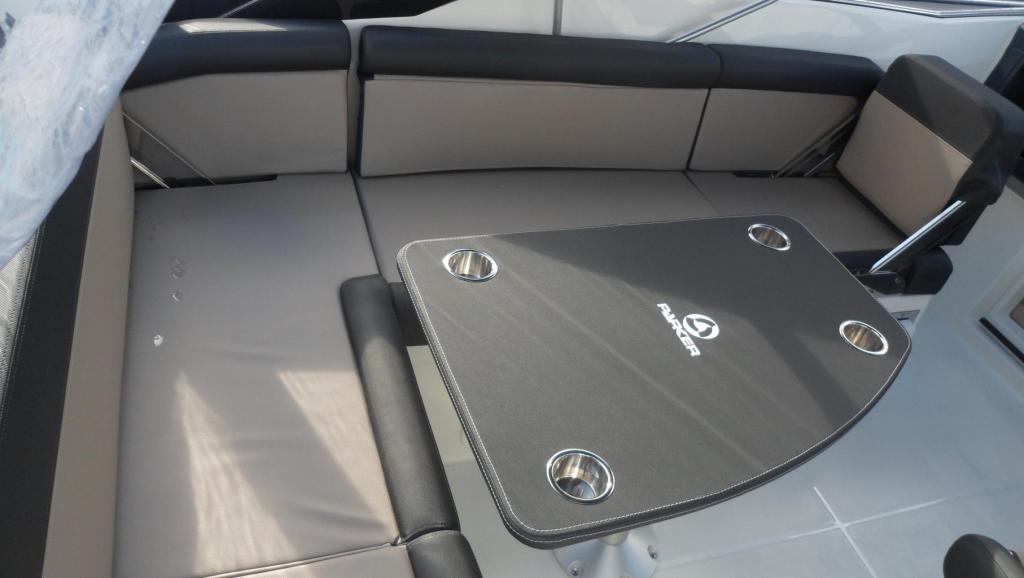 Parker 630 Day Cruiser