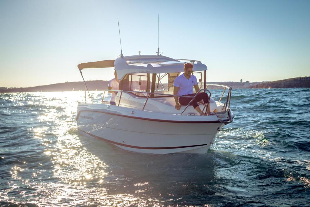 Parker 660 Pilothouse