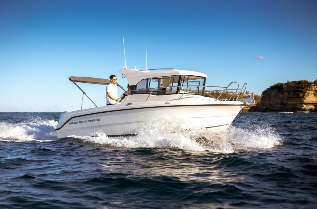 Parker 660 Pilothouse