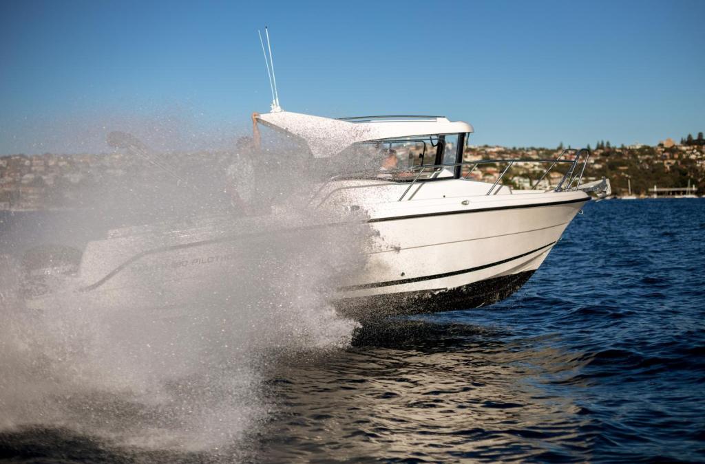 Parker 660 Pilothouse