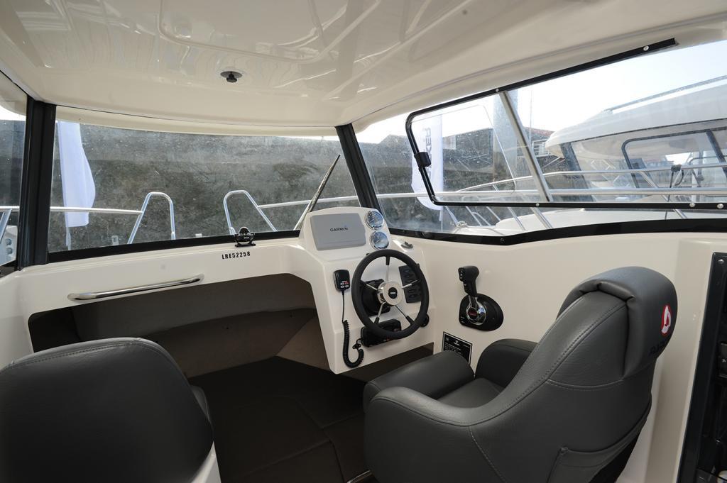 Parker 660 Pilothouse