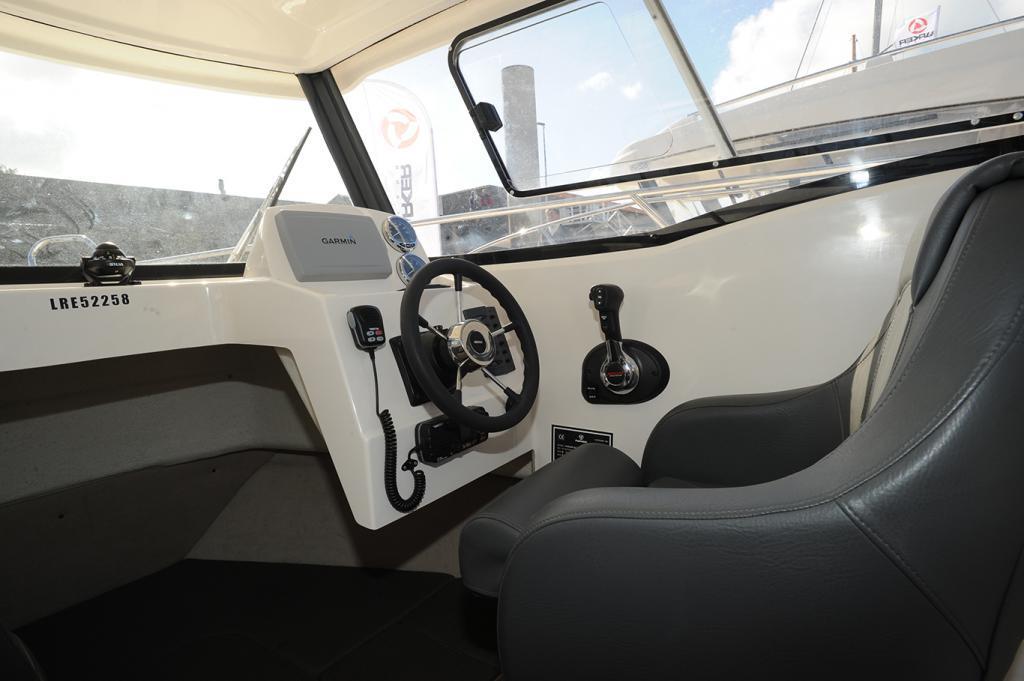 Parker 660 Pilothouse