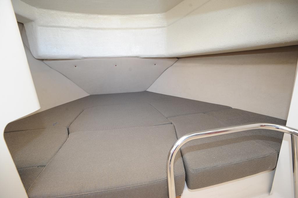 Parker 660 Pilothouse