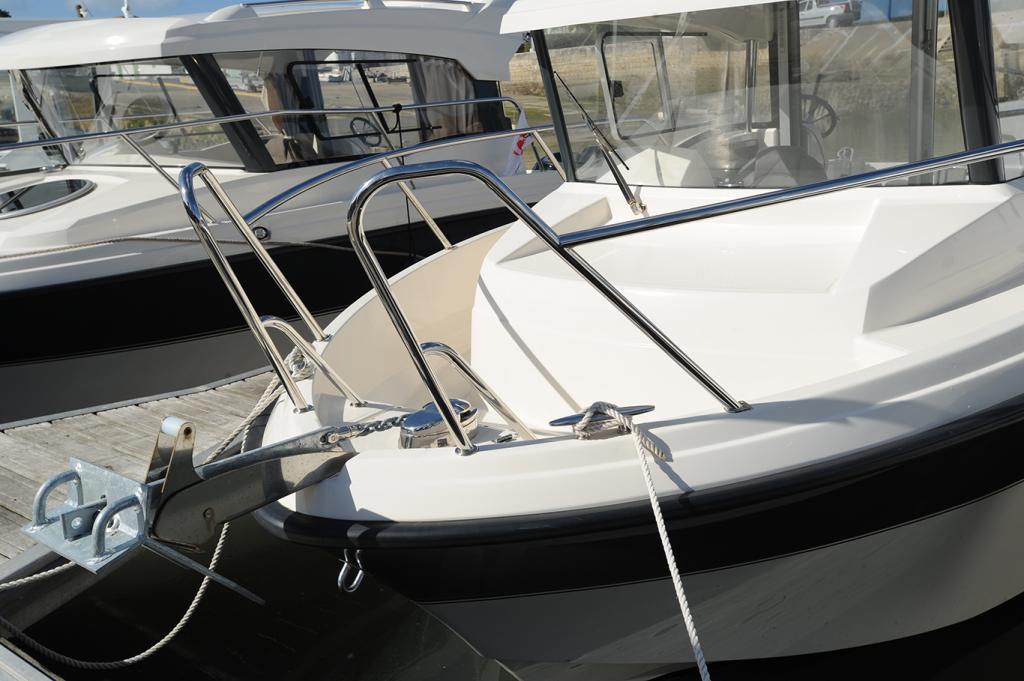 Parker 660 Pilothouse