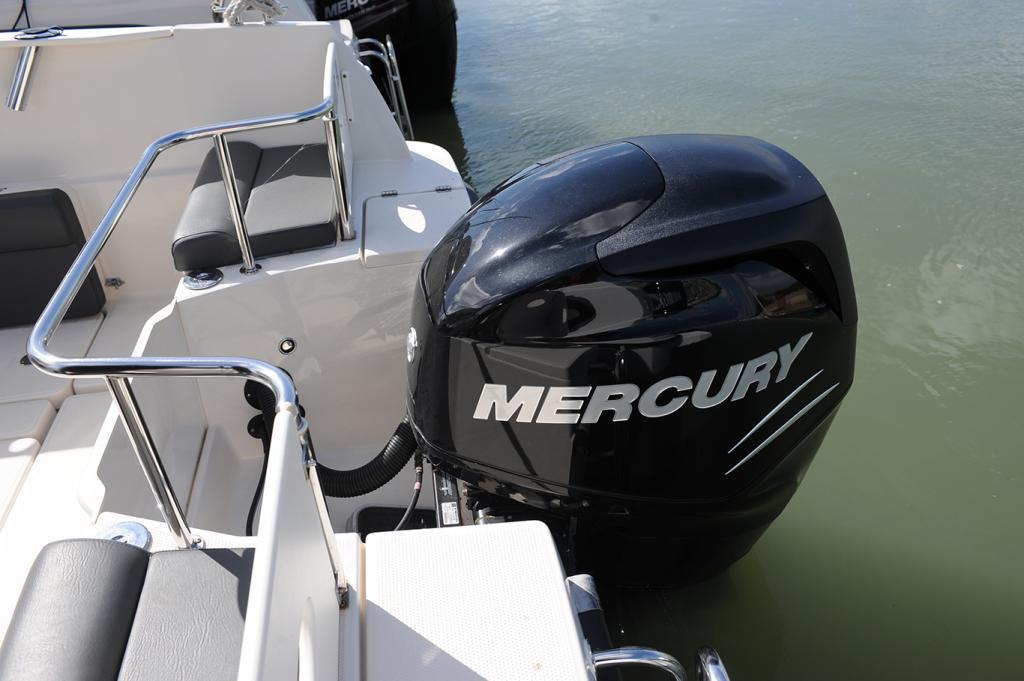 Parker 660 Pilothouse