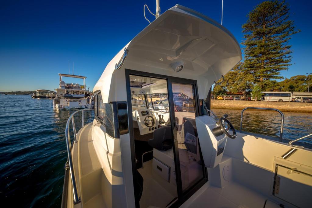 Parker 660 Pilothouse