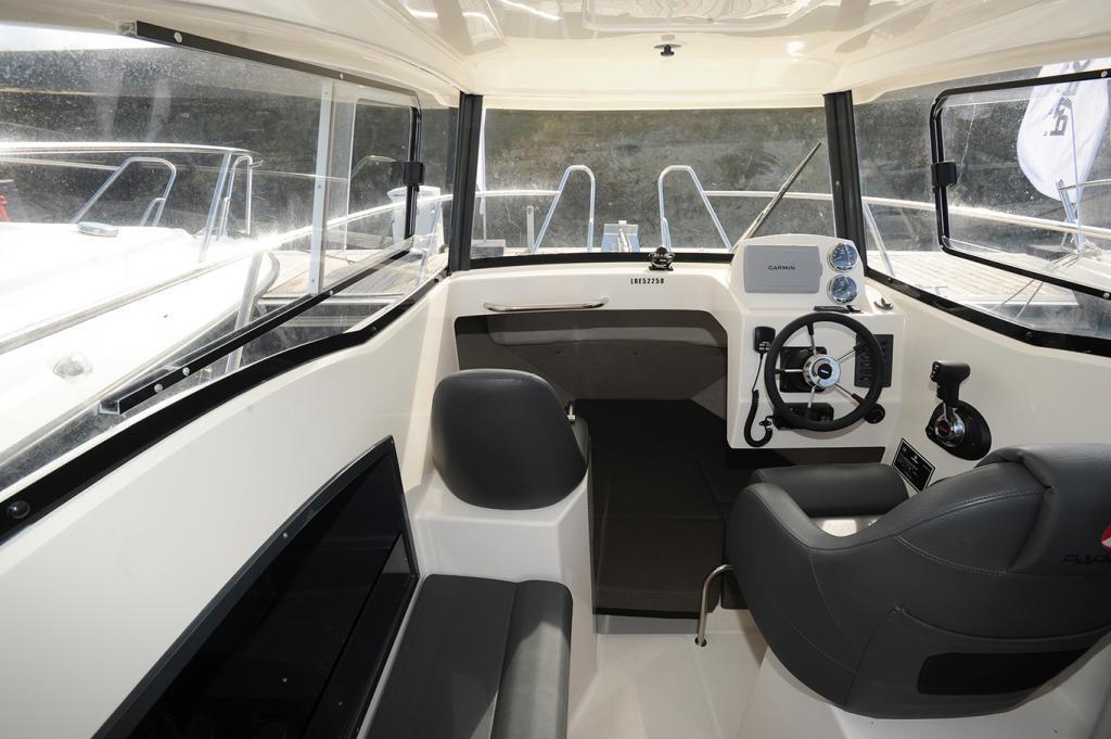 Parker 660 Pilothouse