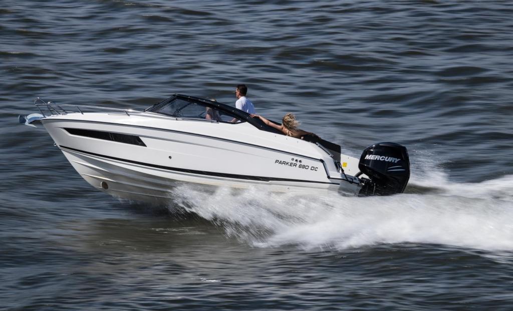 Parker 690 Day Cruiser