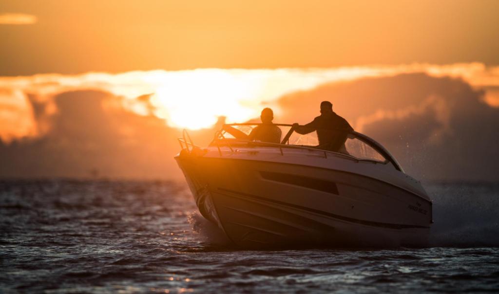 Parker 690 Day Cruiser