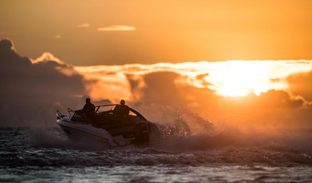 Parker 690 Day Cruiser