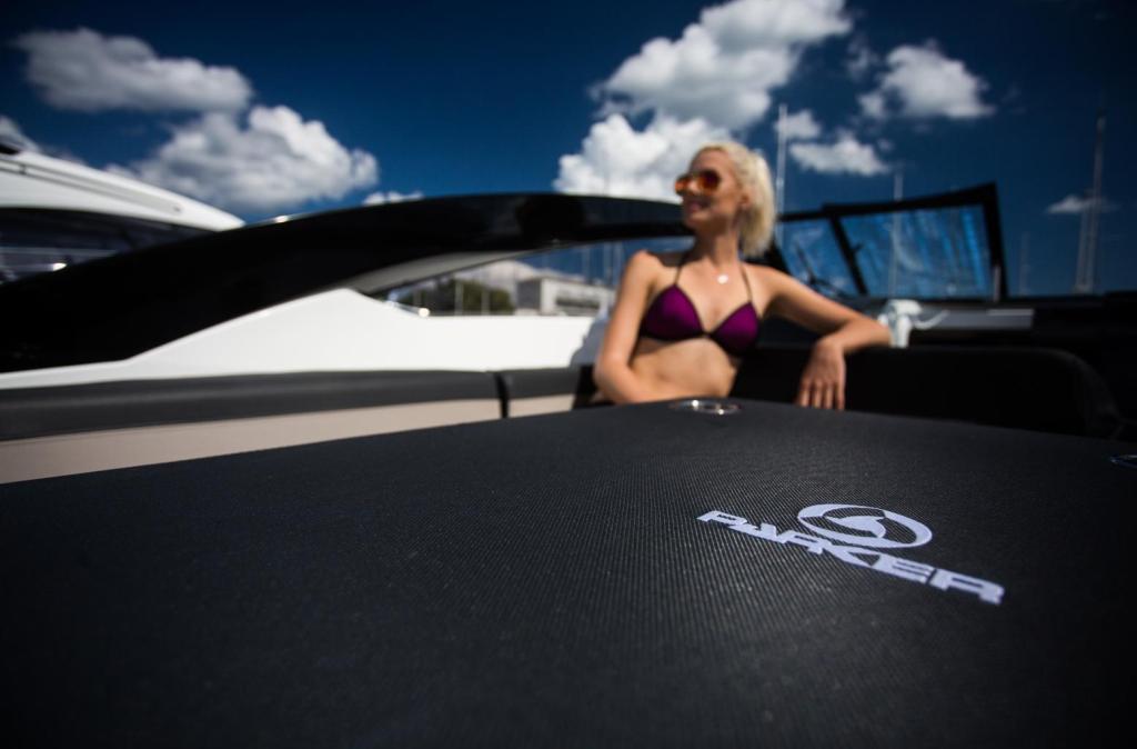 Parker 690 Day Cruiser