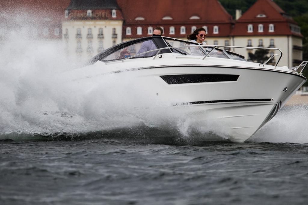 Parker 750 Day Cruiser