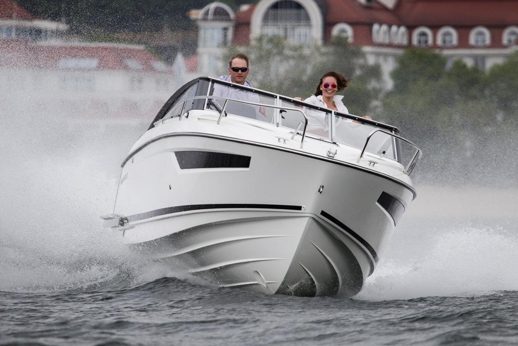 Parker 750 Day Cruiser