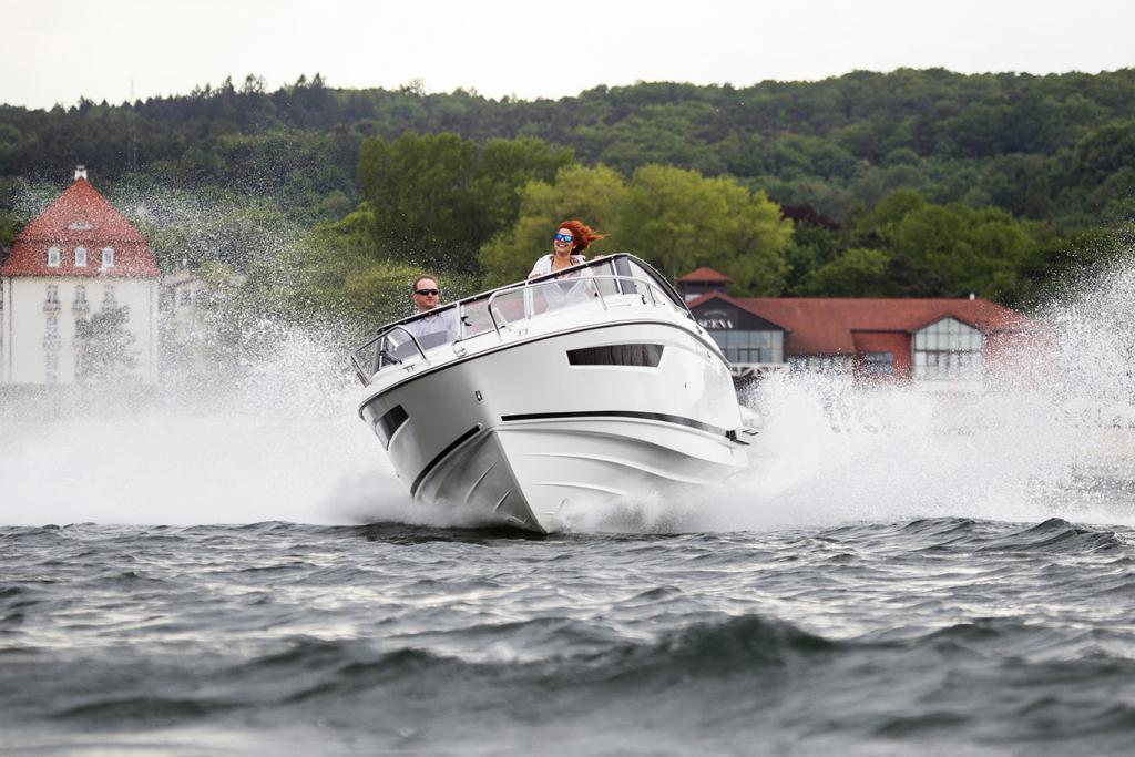 Parker 750 Day Cruiser