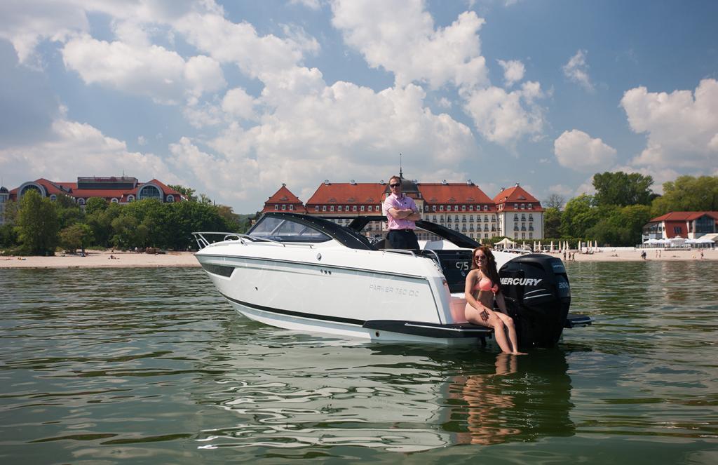 Parker 750 Day Cruiser