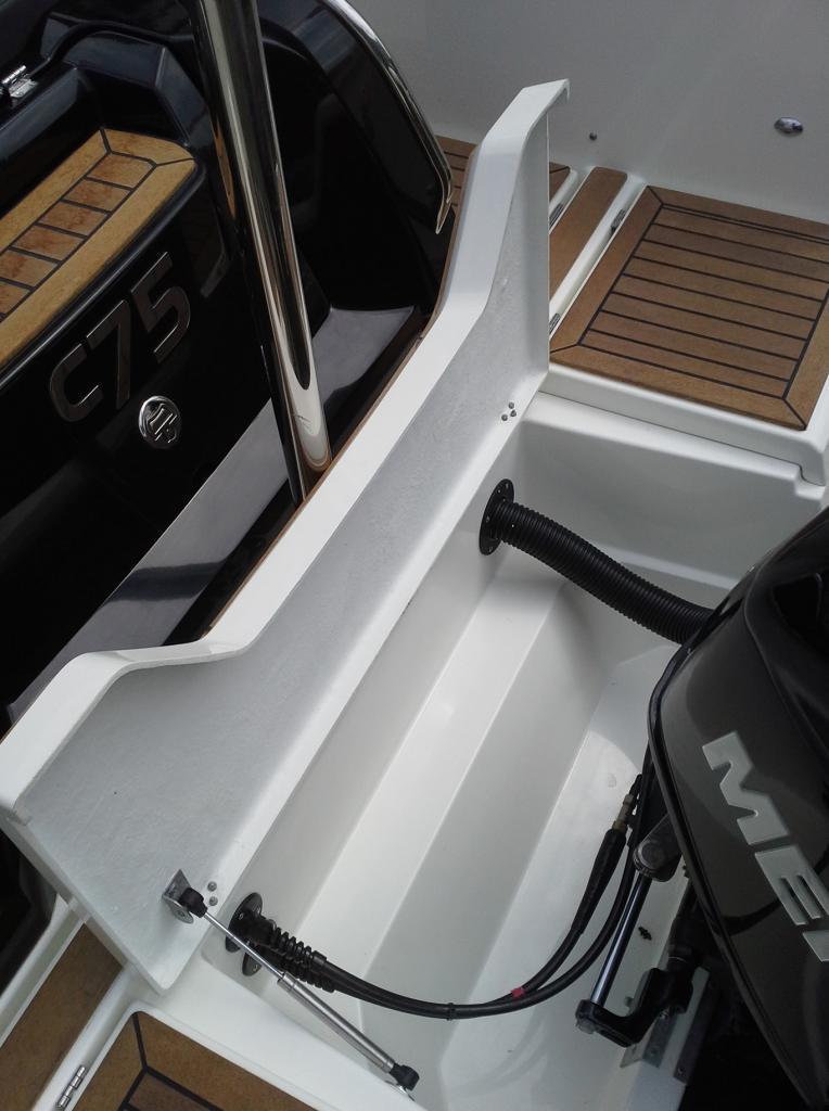 Parker 750 Day Cruiser