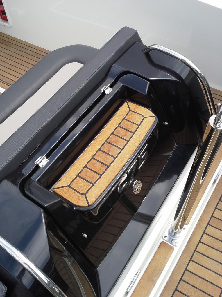 Parker 750 Day Cruiser