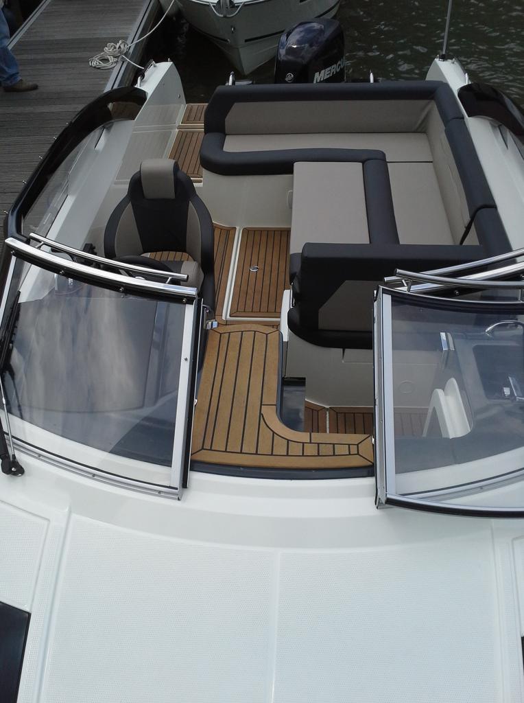 Parker 750 Day Cruiser