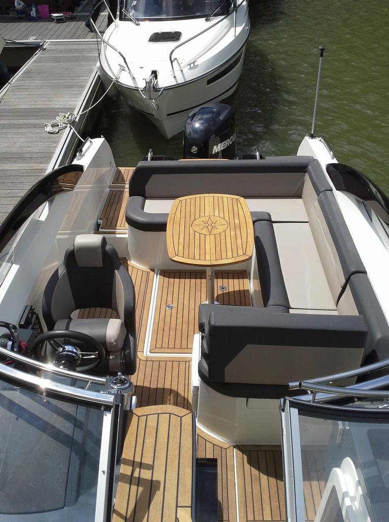 Parker 750 Day Cruiser