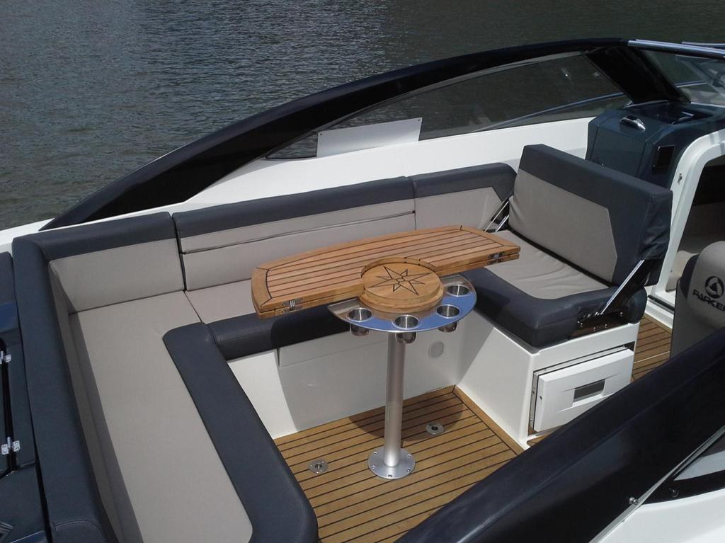 Parker 750 Day Cruiser