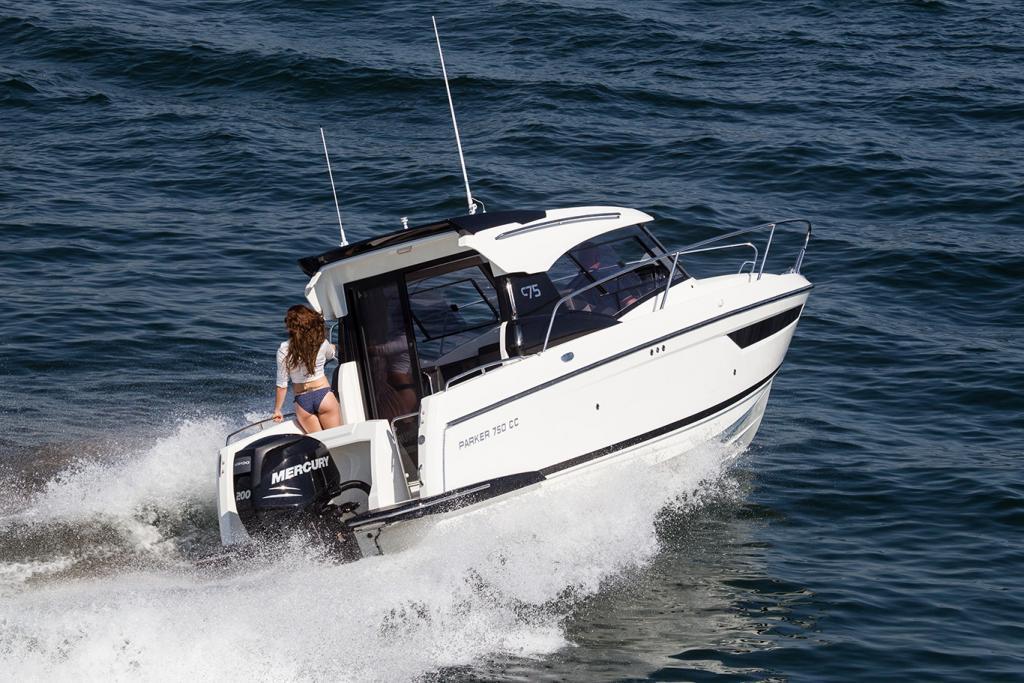 Parker 750 Cabin Cruiser