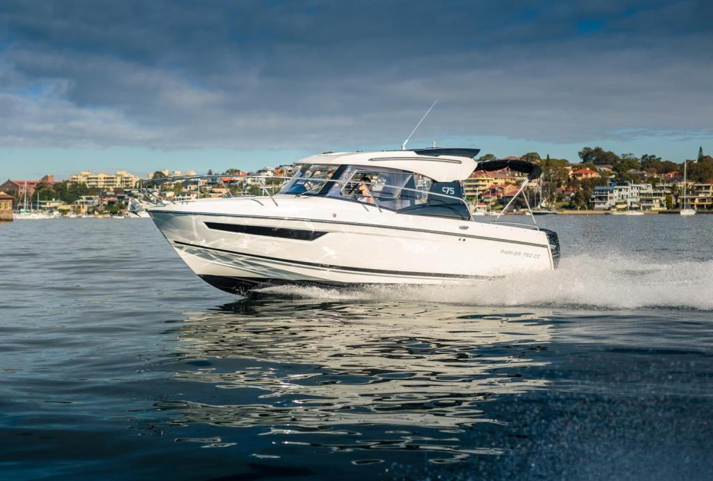 Parker 750 Cabin Cruiser