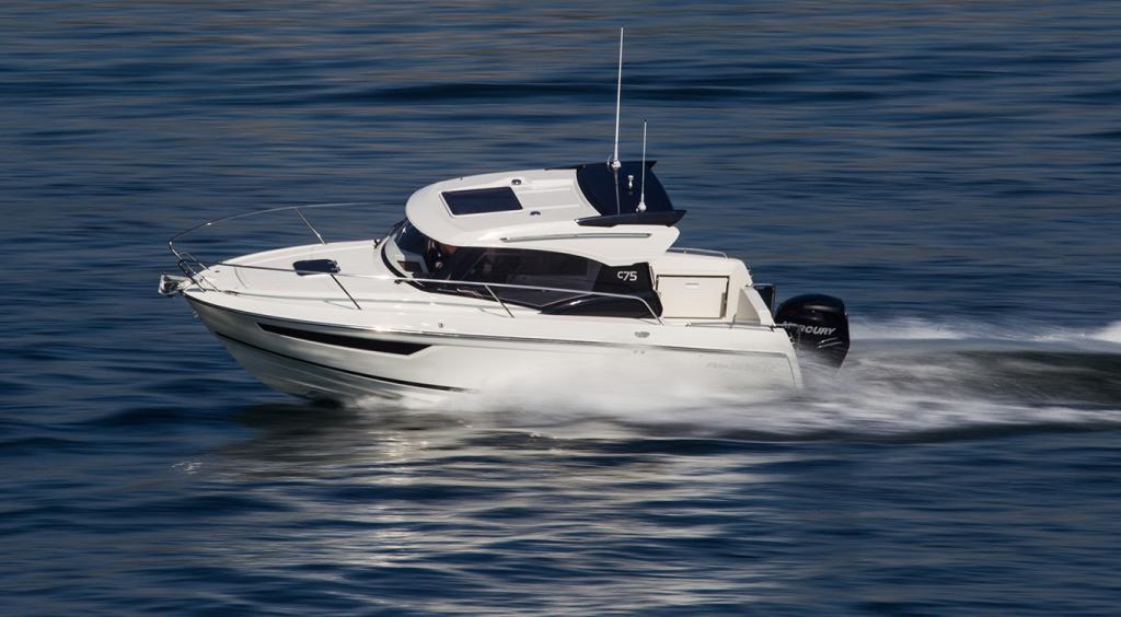 Parker 750 Cabin Cruiser