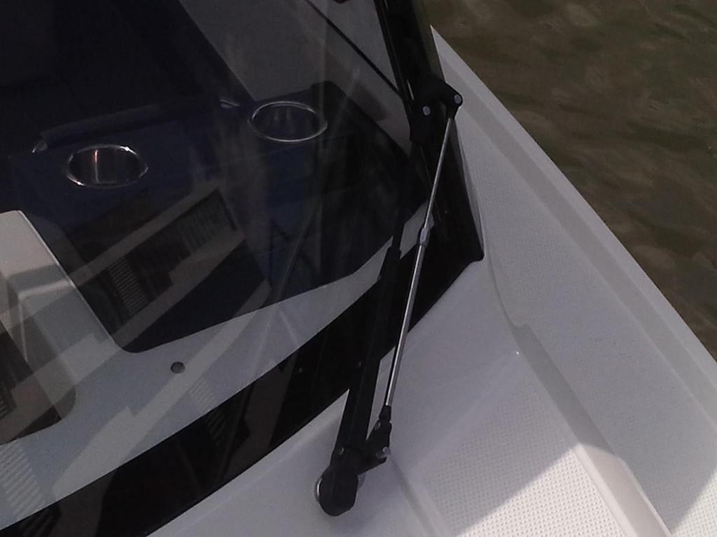 Parker 750 Cabin Cruiser