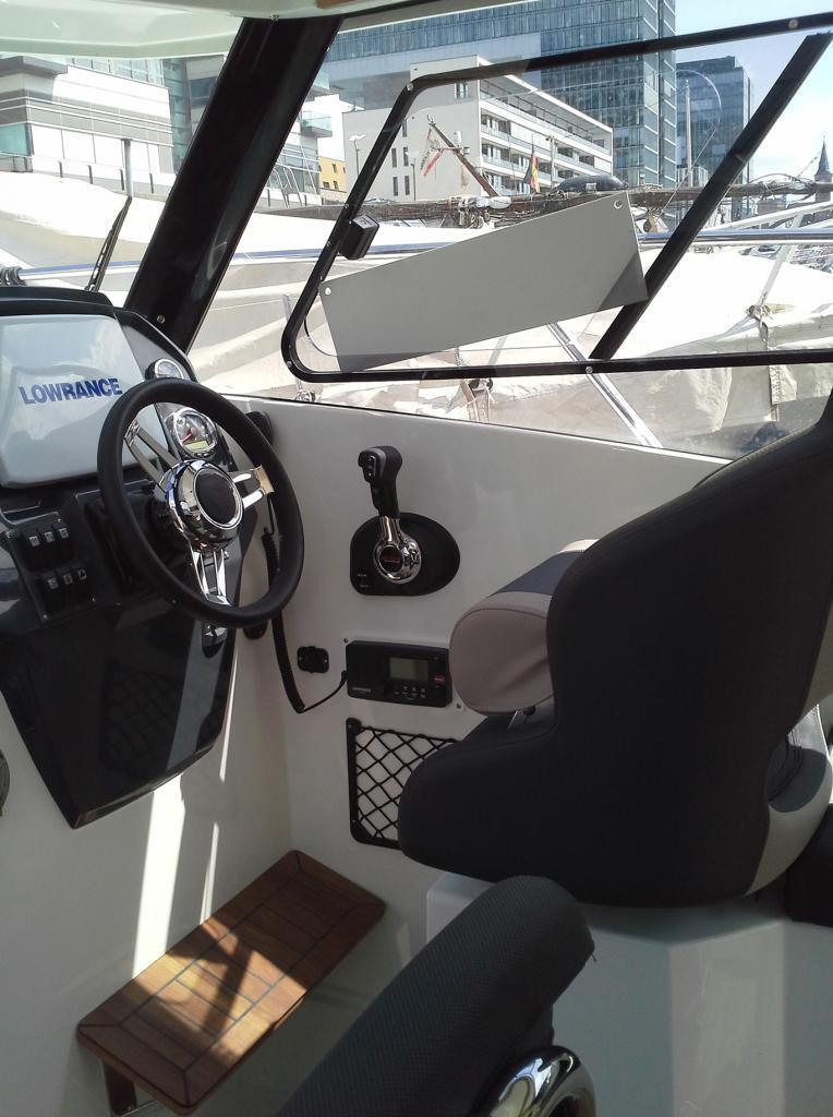 Parker 750 Cabin Cruiser