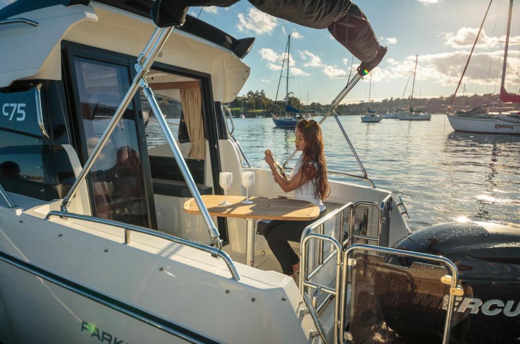 Parker 750 Cabin Cruiser