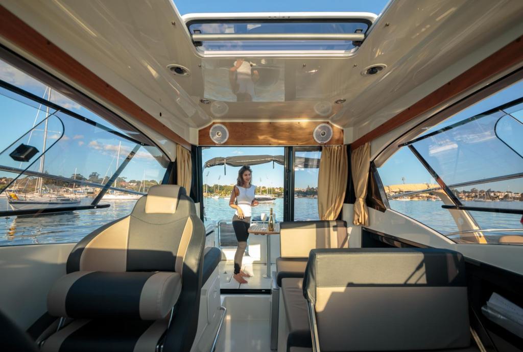 Parker 750 Cabin Cruiser
