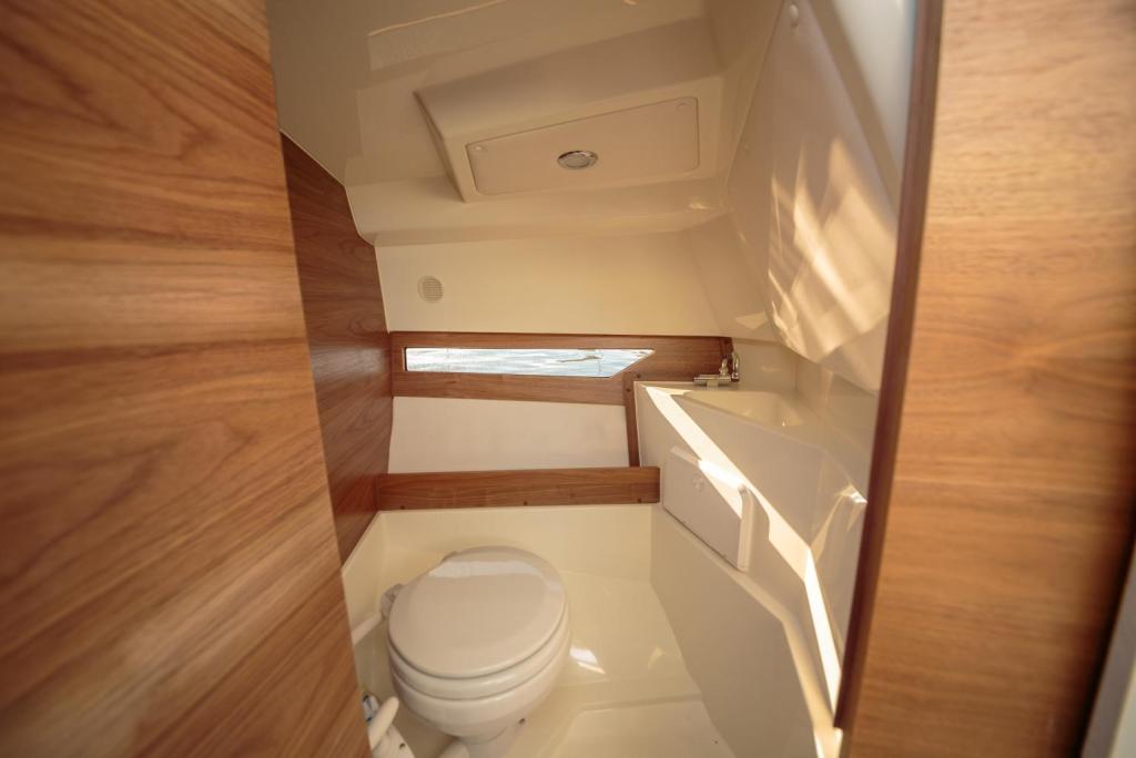 Parker 750 Cabin Cruiser