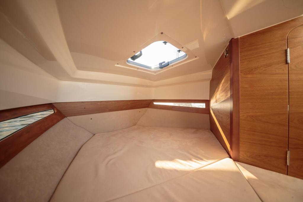 Parker 750 Cabin Cruiser