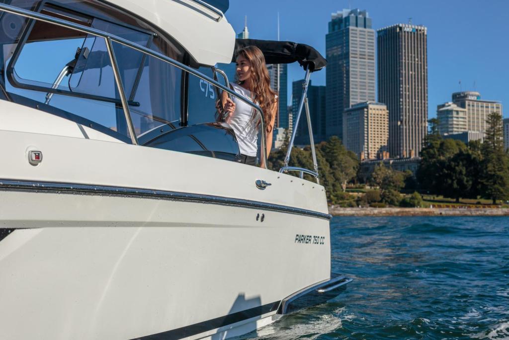 Parker 750 Cabin Cruiser