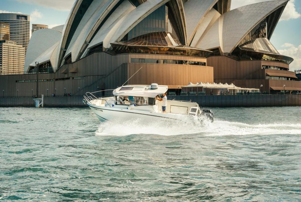 Parker 800 Pilothouse