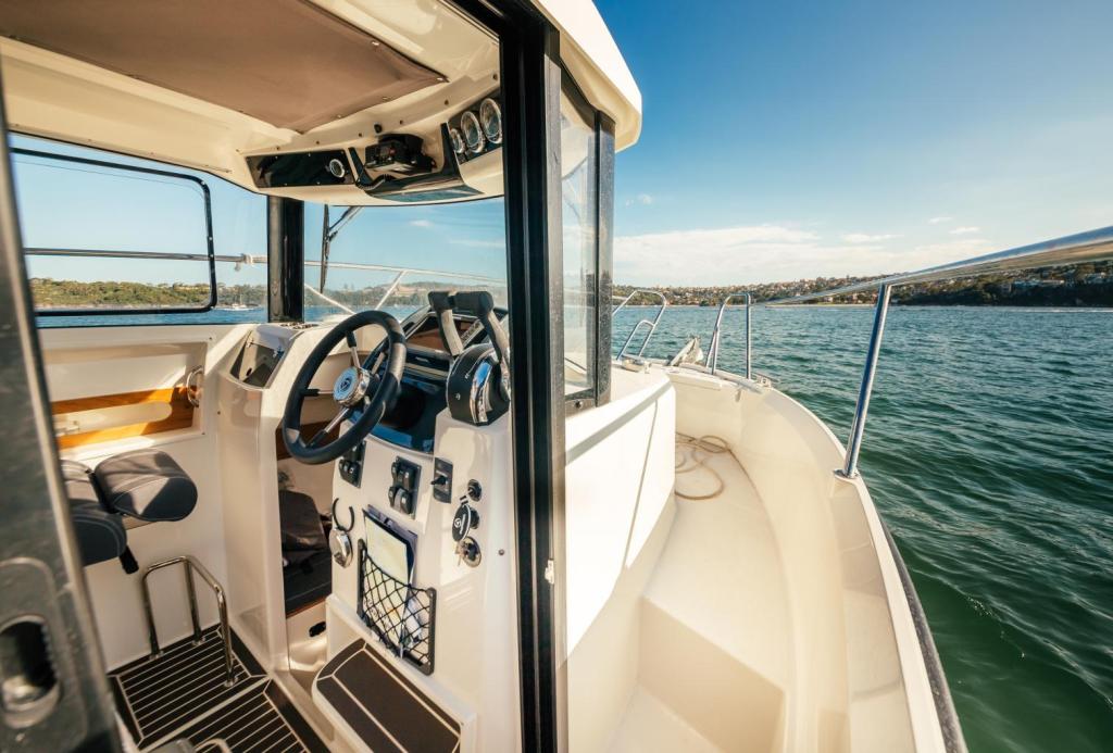 Parker 800 Pilothouse
