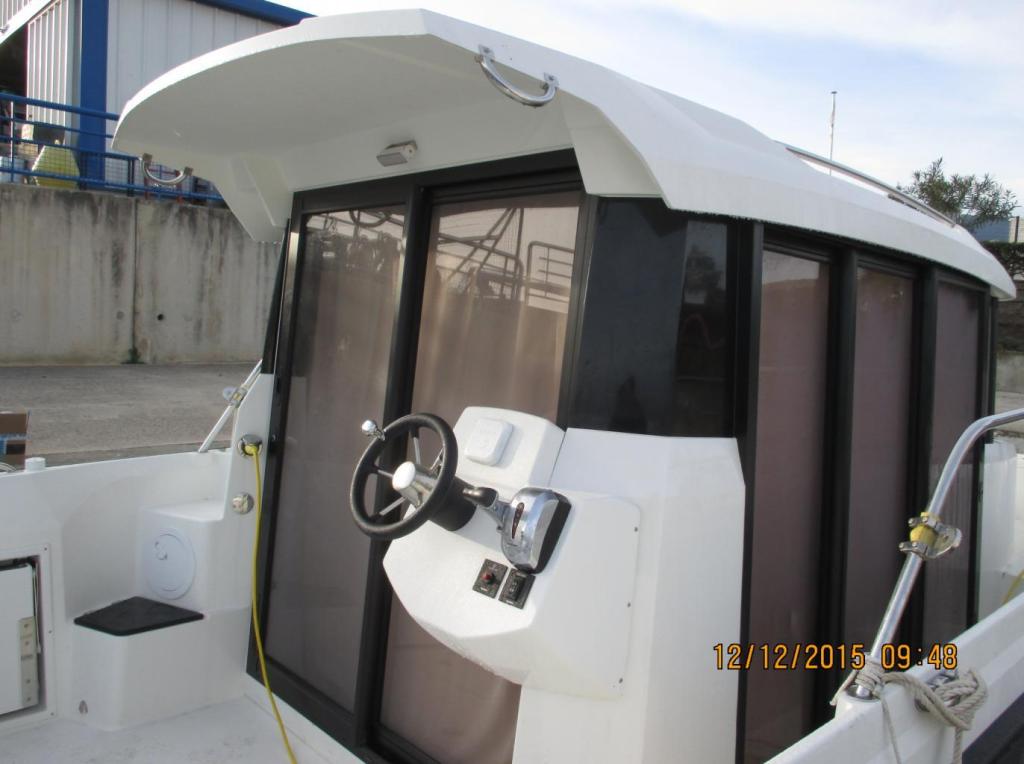 Parker 800 Pilothouse