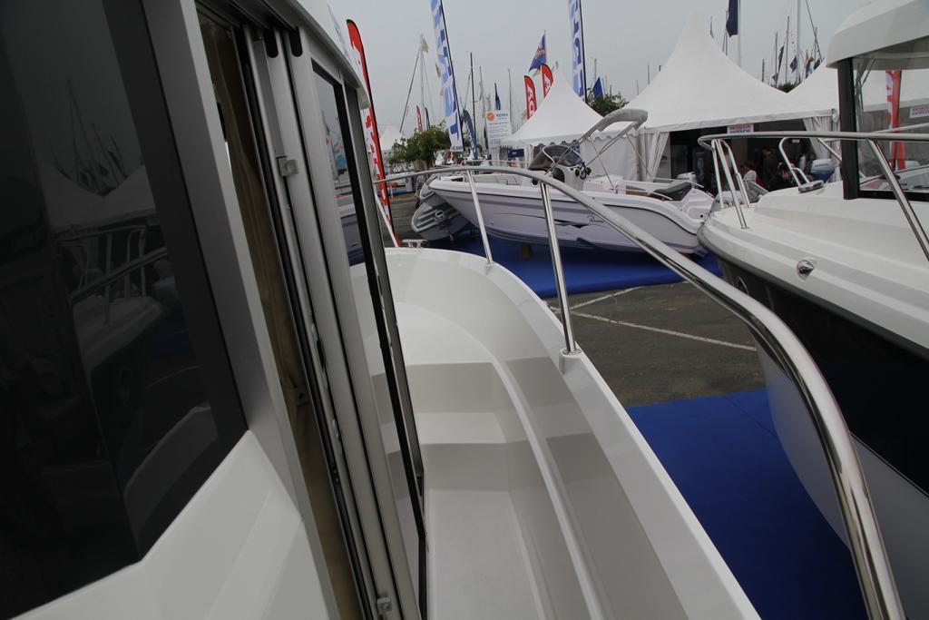 Parker 800 Pilothouse