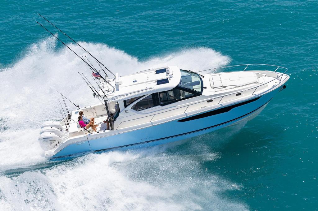 Pursuit Offshore OS 445
