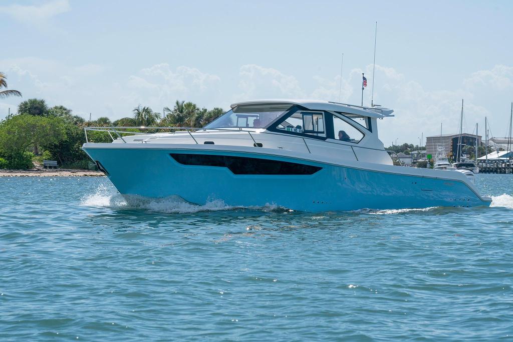 Pursuit Offshore OS 445