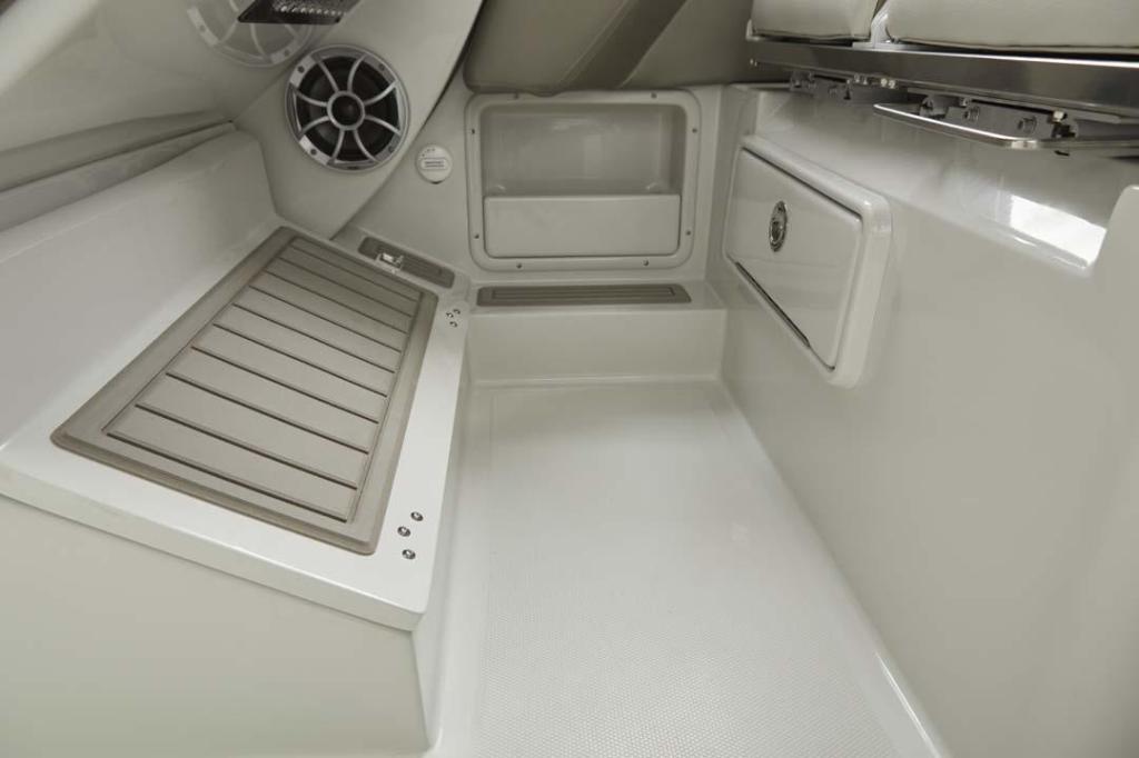 Crownline Finseeker 260 DC