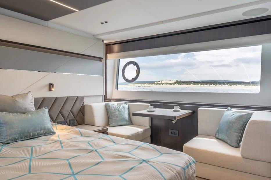 Sunseeker Sport Yacht 75