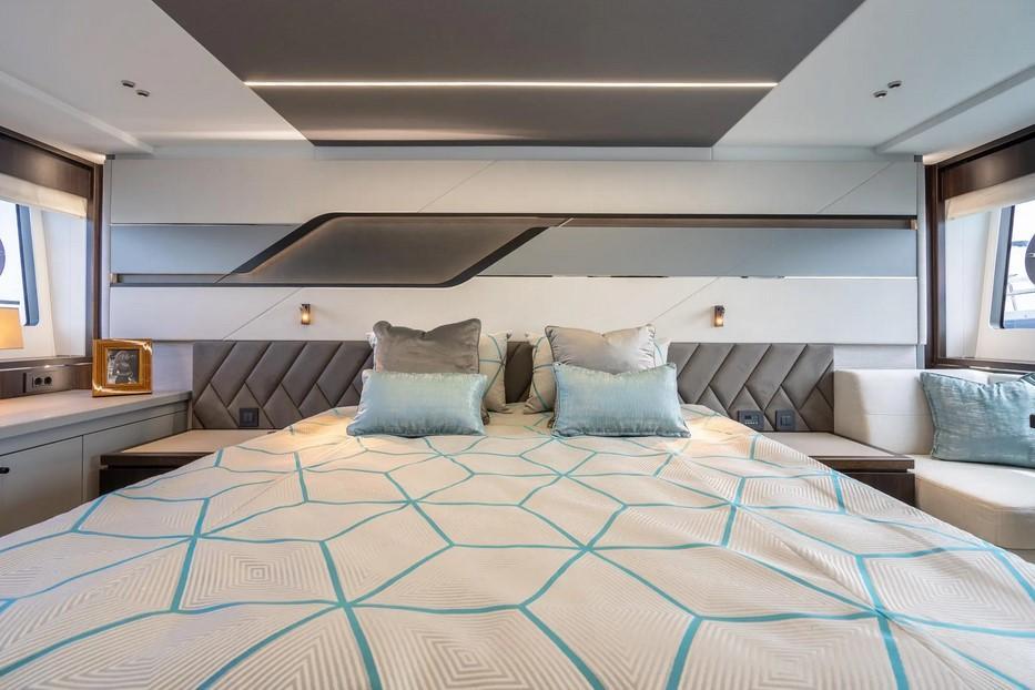 Sunseeker Sport Yacht 75