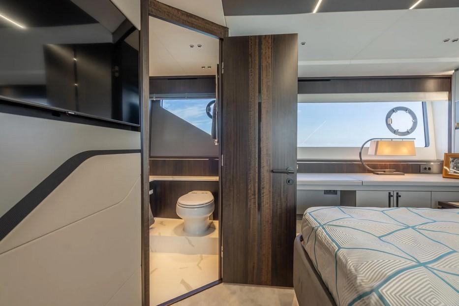 Sunseeker Sport Yacht 75