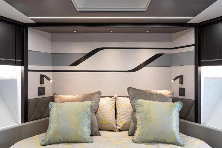 Sunseeker Sport Yacht 75