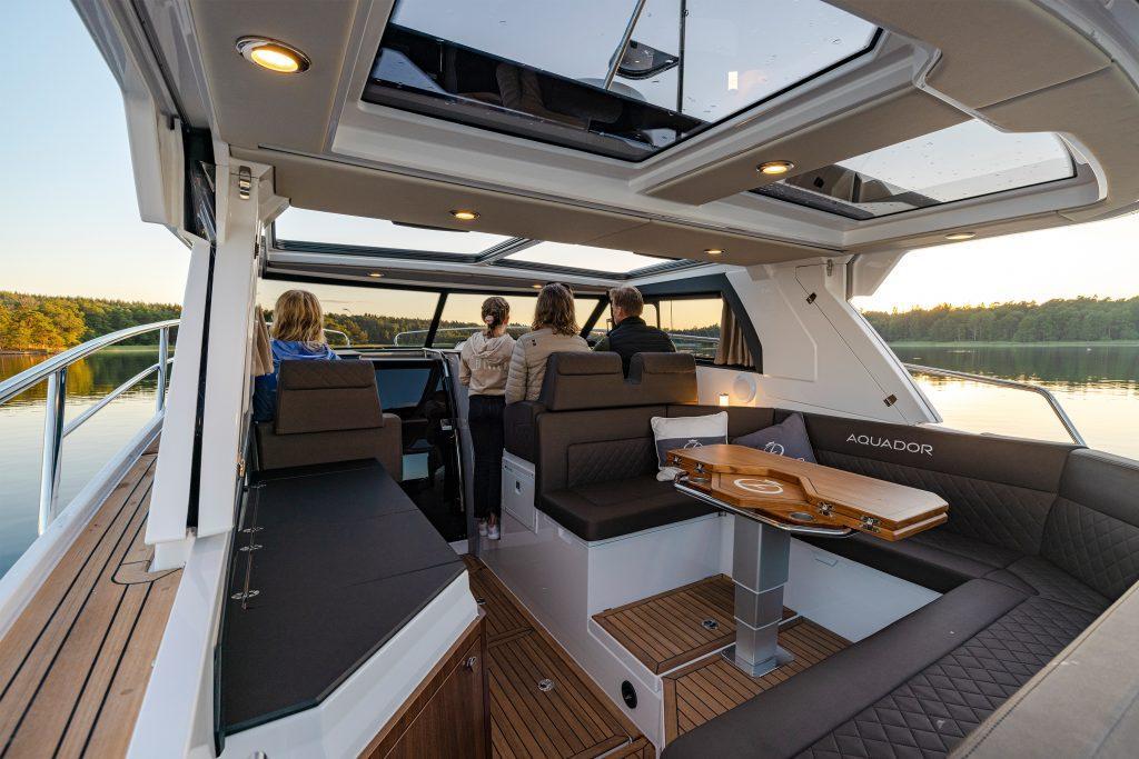 Aquador 300 Hard Top