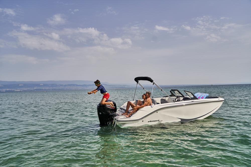 Bayliner Element M19