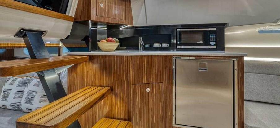 Sea Ray Sport Cruiser 370 Sundancer