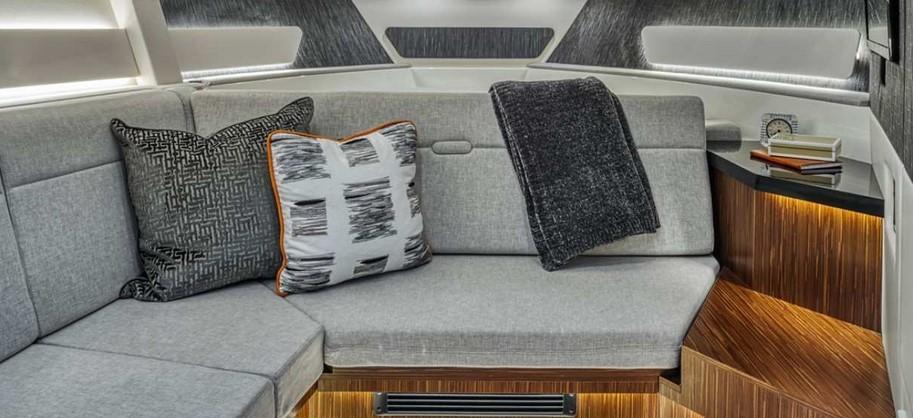 Sea Ray Sport Cruiser 370 Sundancer